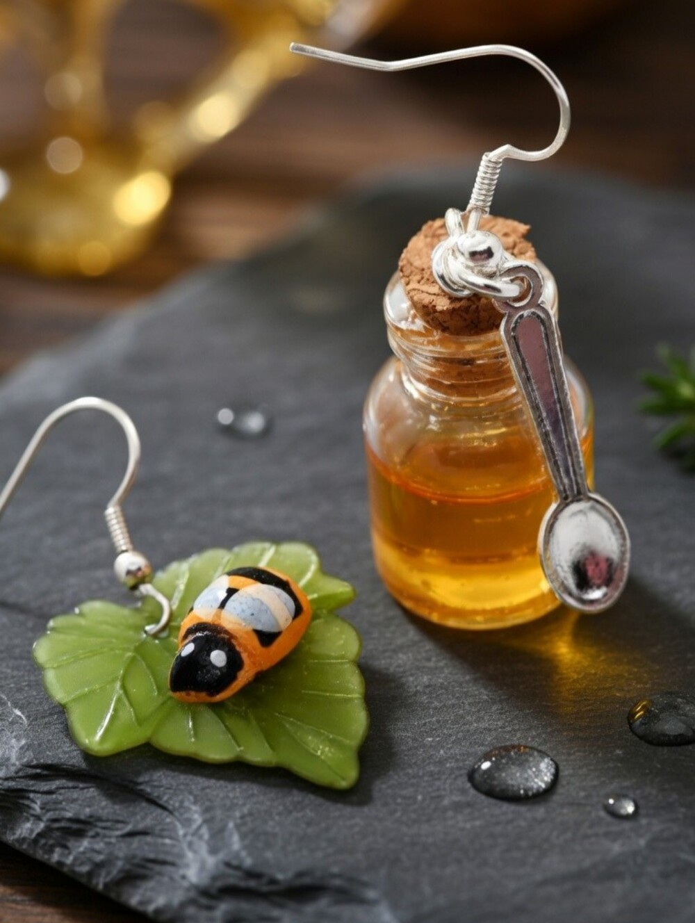 MODCLOTH HONEY POT & BEE EARRINGS 2